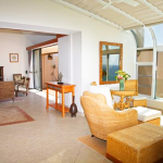 p_11-princeville-kauai-vacations-puupoa-409-livingroom-atrium