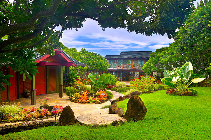 p_77-Princeville-Vacations.SeaSong_KaliliBay.garden