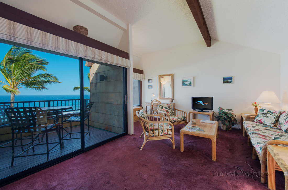 PrincevillePrincevilleVacations.Sealodge.oceanfront.livingroom.lanai