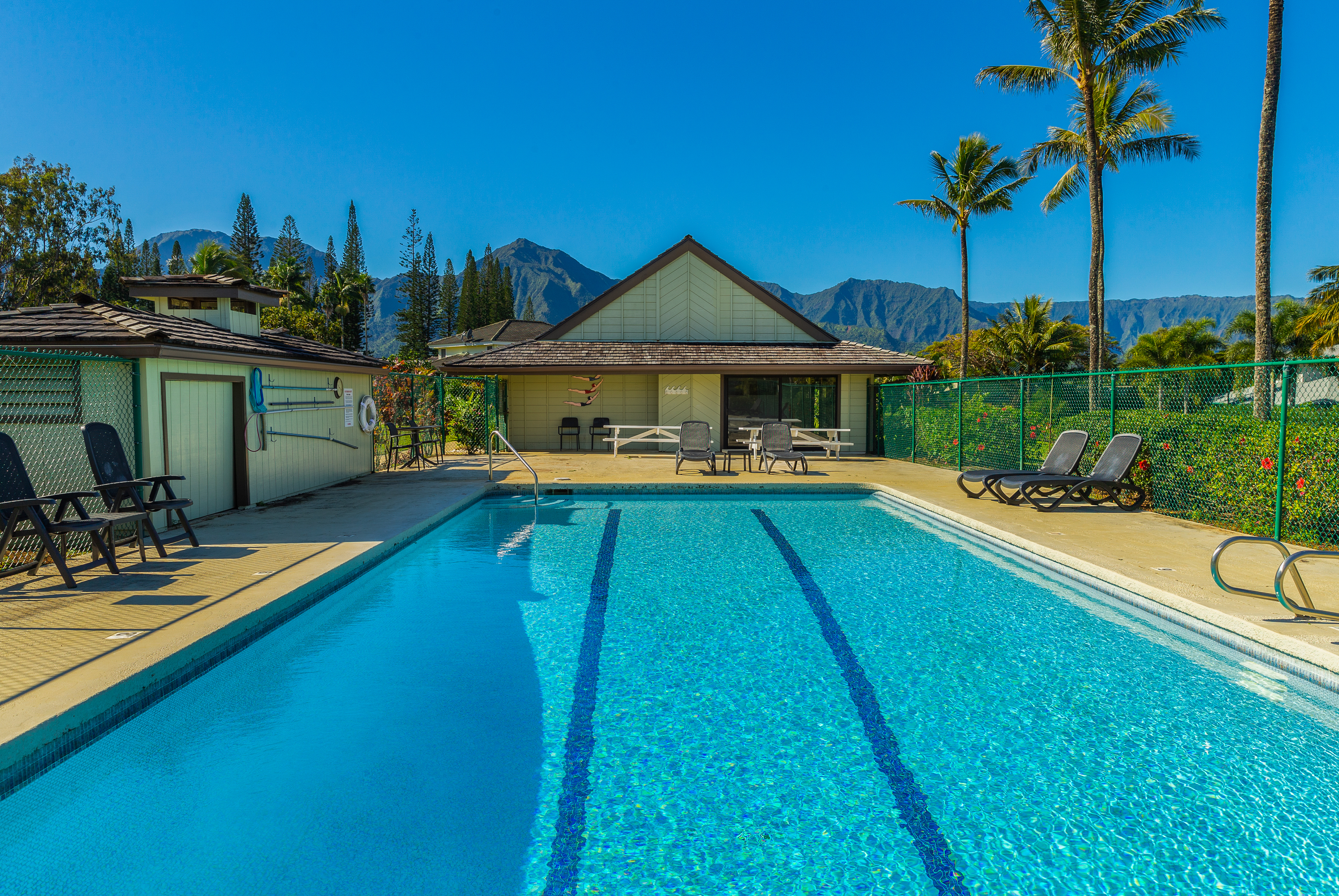 princeville-vacations- sunset community pool-5