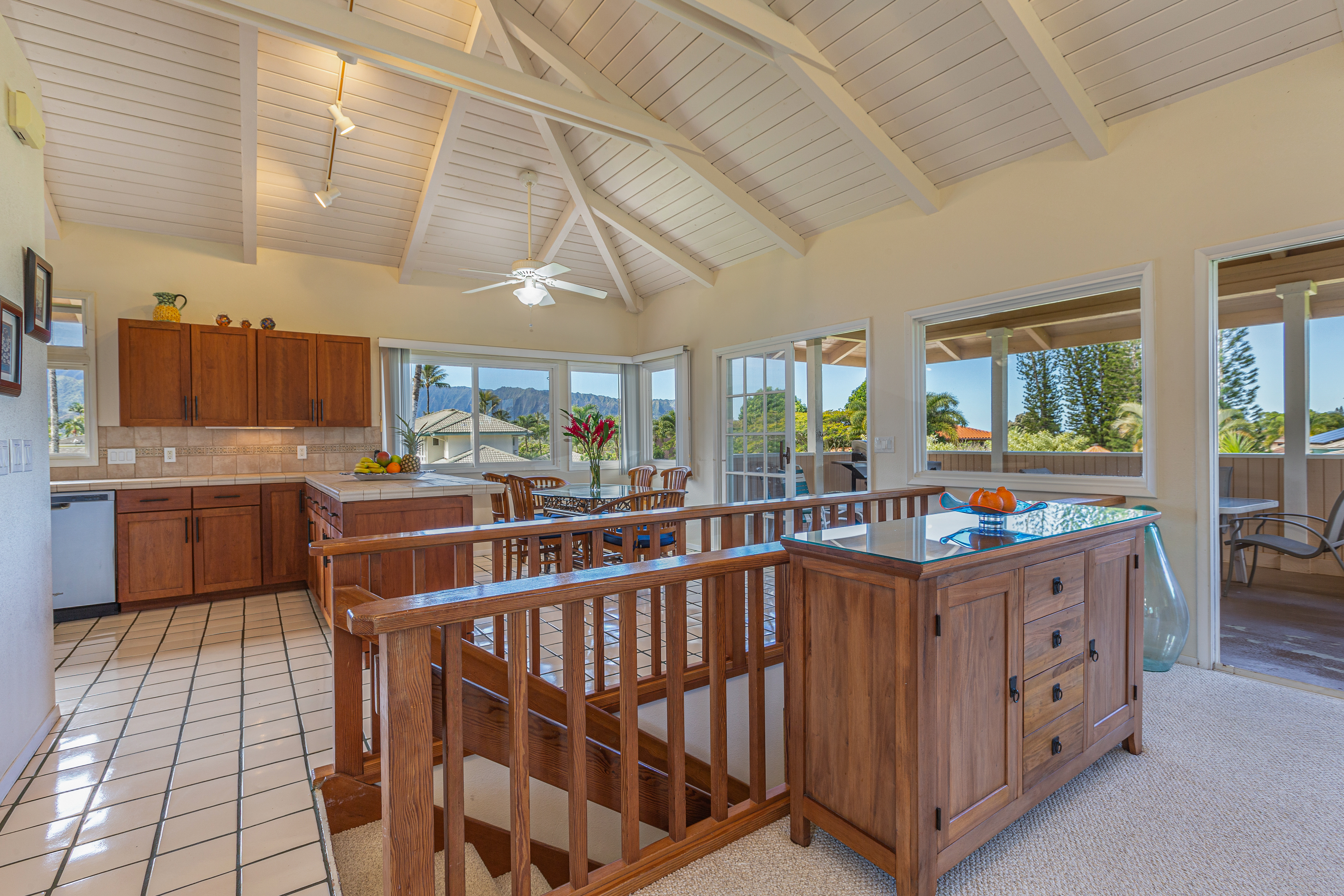 princeville-vacations- sunset dining-kitchen-15